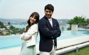 Can Yaman și Ozge Gurel vor juca din nou împreună într-o comedie romantică