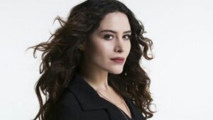 Biografie Belcim Bilgin (Naz – Vieti la rascruce)