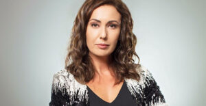 Biografie Gokce Yanardag (Hulya Akgun –  Ține-ma de mână)