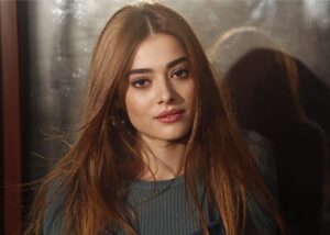 Biografia actriței Simay Barlas (Efnan din serialul “Aziz”)