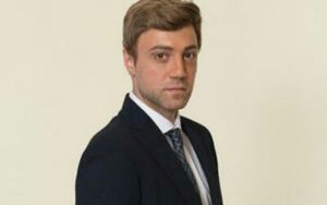 Cine este actorul Ahmet Varli din serialul “Aripi frânte”?