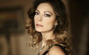 Cine este actrița Ozge Ozder care interpretează rolul lui Derya în Infidelul