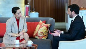 Acea fată episoadele 70-72 (rezumat) Kadir nu este tatăl lui Zeynep?