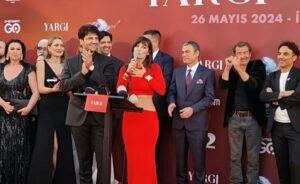 Momente de neuitat la gala de rămas bun a serialului “Secrete de familie”