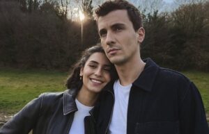 Actorul Bertan Asllani, care interpretează personajul Alaz în serialul “Inimă rebelă” a răspuns speculațiilor despre o posibilă relație cu colega sa de platou, Rojbin Erden