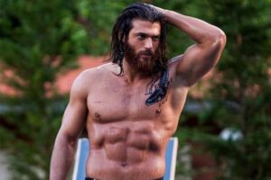 Top actori din serialele turcești care fac ravagii în 2024: Cine sunt și cum au cucerit inimile fanilor?