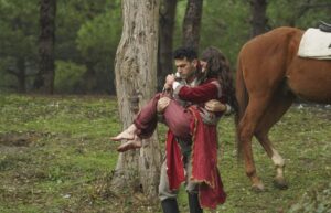 Aziz episodul 3 rezumat. Aziz o salvează pe Efnan și anunță că se va căsători cu ea