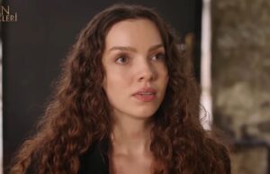 “Flori însângerate” Episoadele 106 și 107 sezonul 3, rezumat. Selin, mama lui Ipek se întoarce după mulți ani