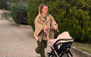 Burcu Biricik s-a mutat din Istanbul la sat pentru fiica ei: iată noua ei viață și noua afacere