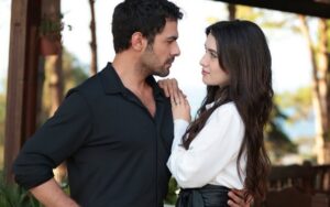 “Pe aripile iubirii” Episoadele 331 și 332, rezumat. Minciuna lui Tulay zguduie relația lui Halil și Zeynep